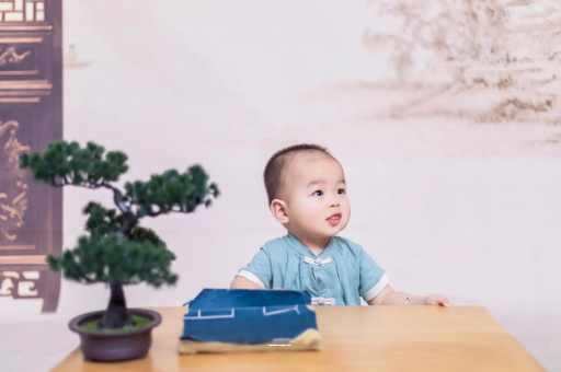 孝感八个月宝宝可以吃盐吗